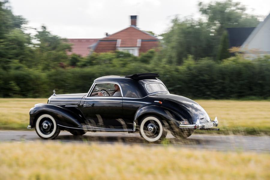  Mercedes-Benz 220 Coupe 1954 года  (фото 9 из 19)